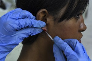 La malaria se apodera de una Venezuela sin medicamentos para combatirla (Video)