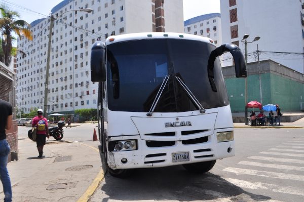 Transportistas cobran entre mil y dos mil bolívares desde el Litoral a Caracas