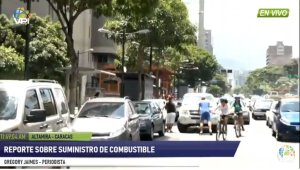 La interminable fila de vehículos para surtir de gasolina en bomba de La Castellana #19May (VIDEO)