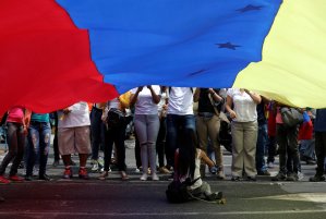Venezolanos comienzan a concentrarse en todo el país en respaldo a la Operación Libertad #1May