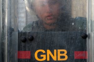 GNB reprimió a confinados en el Táchira tras protestar por seguridad (Video)