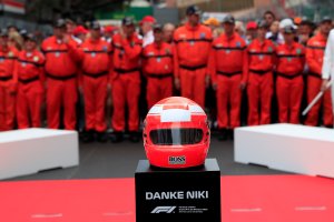 La parrilla del Gran Premio de Mónaco guarda un minuto de silencio en memoria de Niki Lauda