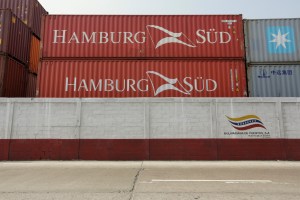 Navieras de cargas suben tarifas desde EEUU a Venezuela tras sanciones