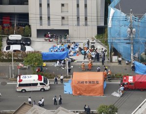 En Japón hombre ataca con cuchillos a colegialas y deja 3 muertos (Fotos)