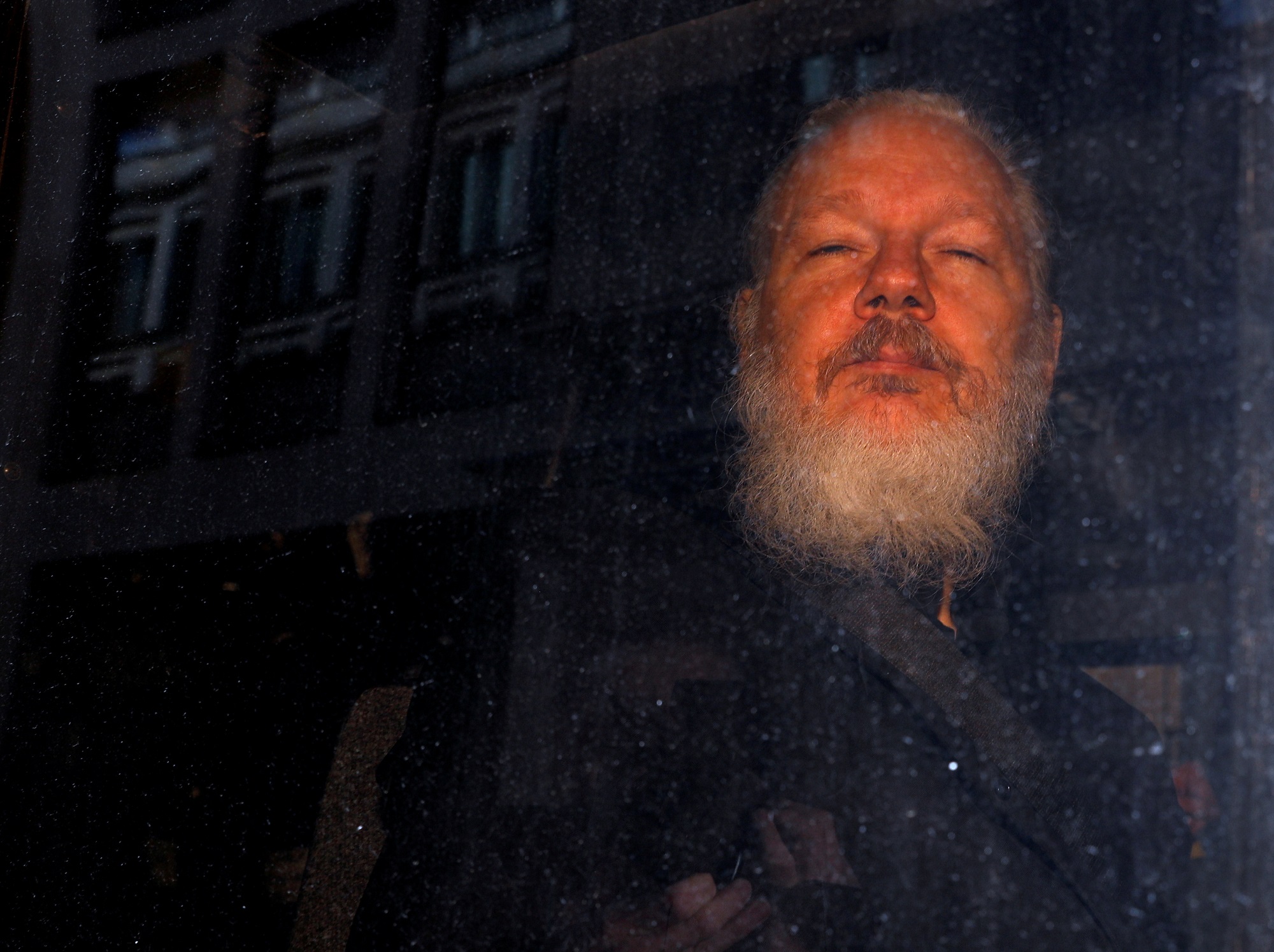 Pompeo dice que Assange será extraditado a EEUU