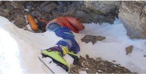 “Muerte, carnicería y caos”: El escalofriante testimonio de un cineasta que alcanzó la cima del Everest
