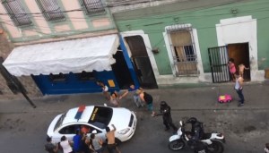 Habitantes de San Agustín corrieron a unos GN que hirieron a una ciudadana y la PNB los atrapó (Video)
