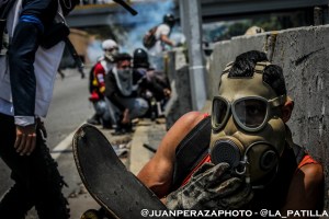 TESTIMONIOS de la brutal represión en Altamira por parte de efectivos rojitos (VIDEO)
