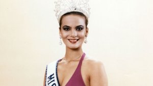 ¡NUEVO ROSTRO! Revelan fotografías de la recordada Maritza Sayalero, Miss Universo 1979