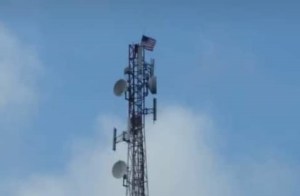 Izaron bandera de EEUU en torre de Pdvsa en Anzoátegui #20May (fotos y videos)