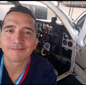 Piloto amarizó con éxito cuando falló el motor de su avioneta salvando cinco vidas