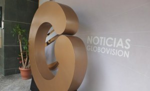 Critican a conductora de Globovisión “por vender las bolsas del CLAP” (FOTOS)