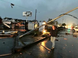 ¡De locura! Inusual tornado causa estragos en el sur de Chile (Video)