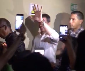 EN VIDEO: Guaidó es recibido con euforia en iglesia cristiana de Barquisimeto #26May