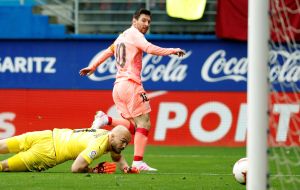 Messi acaricia su sexta Bota de Oro