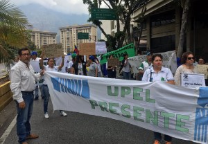 Personal de la Upel tranca La Urbina y exige mejoras salariales #22May