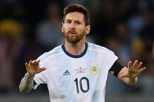 El VAR revive a Argentina… y a Messi
