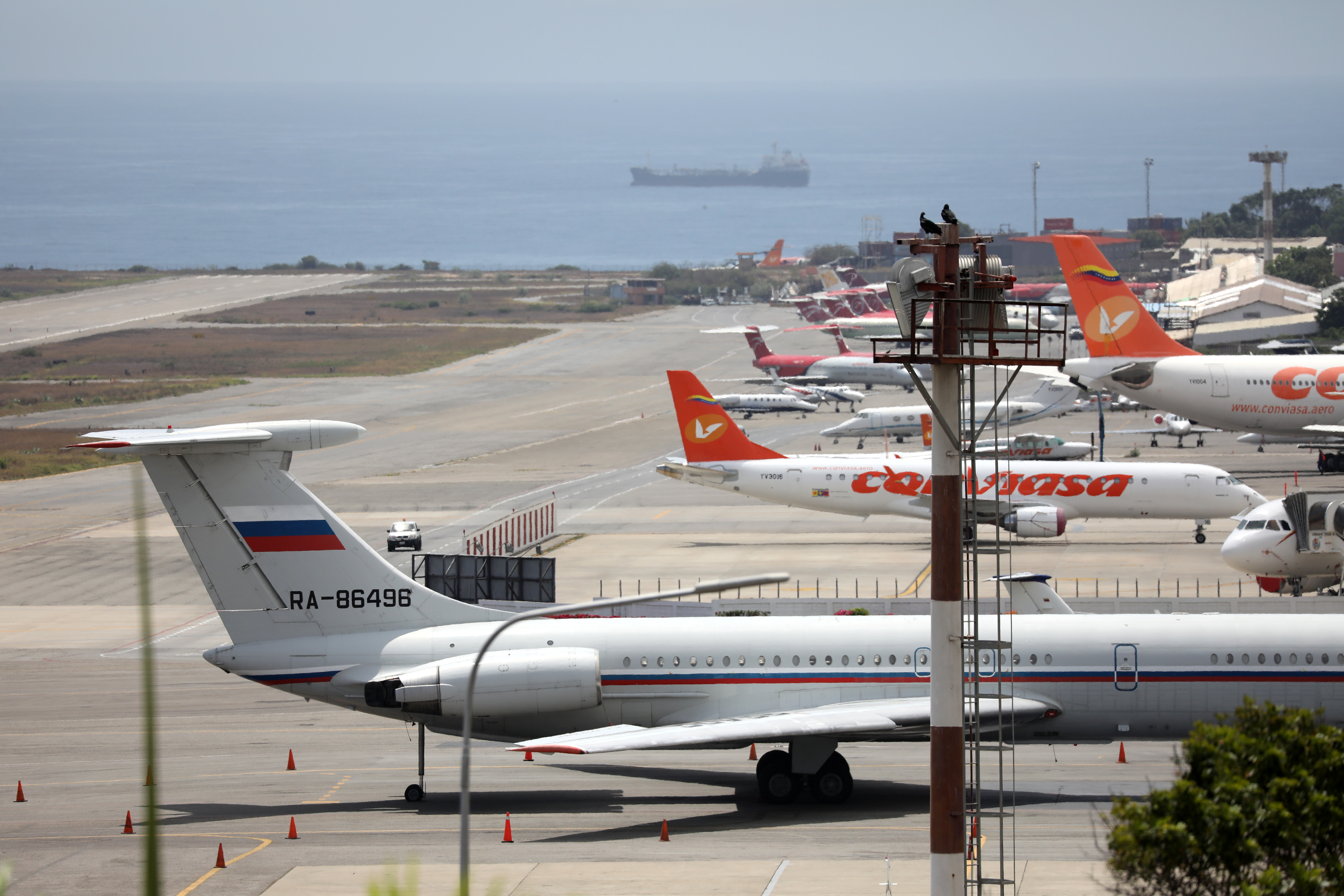Hay 12 aerolíneas internacionales que quieren iniciar conectividad con Venezuela, según el Inac