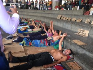 Huelga de hambre a escasos metros del Palacio de Miraflores cumple 150 horas (FOTOS)