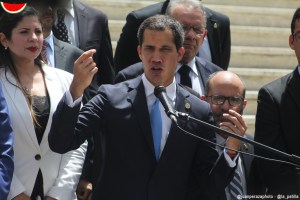 Guaidó afirma que el país está al borde de una catástrofe: Los próximos días serán determinantes