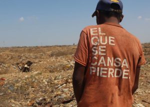 Mineros de Maracaibo (II): Los jóvenes sacrifican su educación por un pedazo de oro
