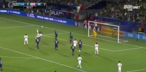 Zlatan Ibrahimovic enamoró a EEUU con una nueva pirueta que terminó en gol (Video)