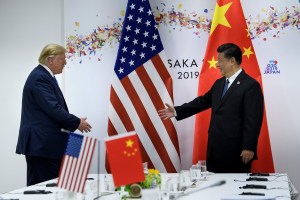 Trump acusa a China de irresponsables por incumplir una promesa con EEUU