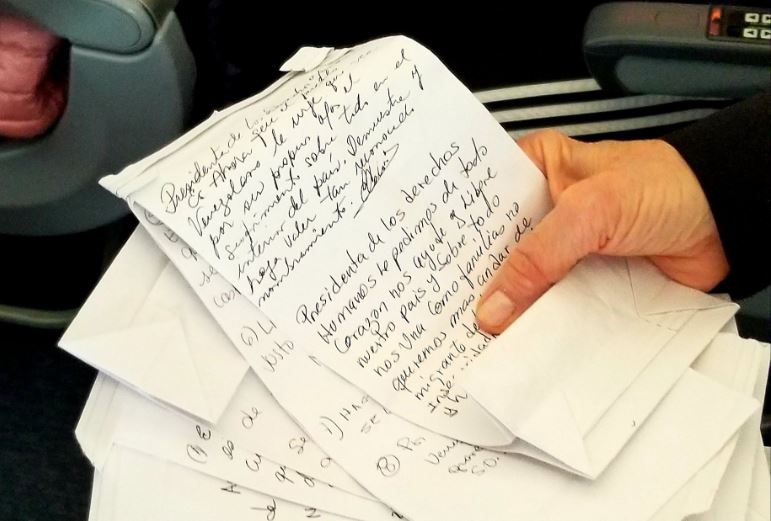 Las peticiones de los venezolanos que coincidieron con Bachelet en el avión (CARTAS)