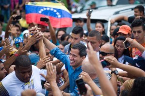 Guaidó llegó con la ruta democrática a Barinas y así lo recibieron (Videos)