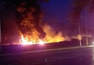 Reportan una nueva explosión cerca de la refinería El Chaure en la noche del #8Jun (Foto y Video)