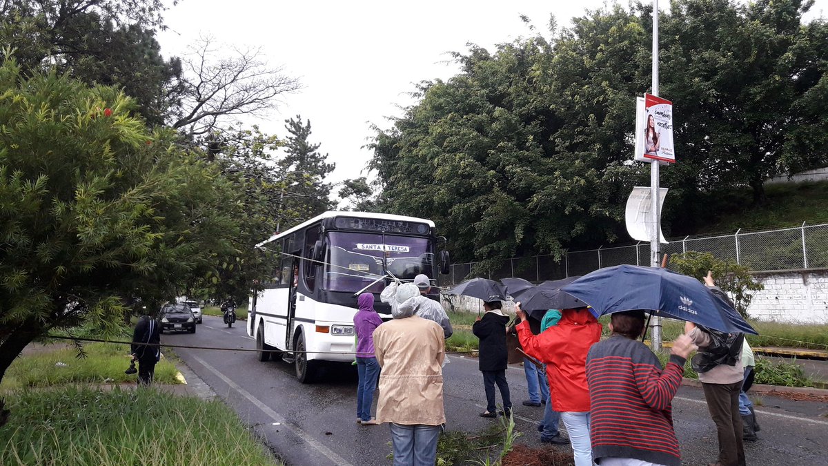 Al menos dos avenidas cerradas por protesta de gas doméstico en San Cristóbal #10Jun (fotos)