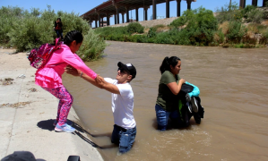 Padre e hija migrantes murieron abrazados al intentar cruzar el río Bravo (Imagen sensible)