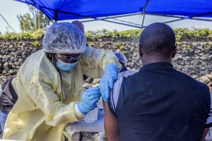 OMS alerta que el ébola ha causado 32 muertos de 74 casos en Congo