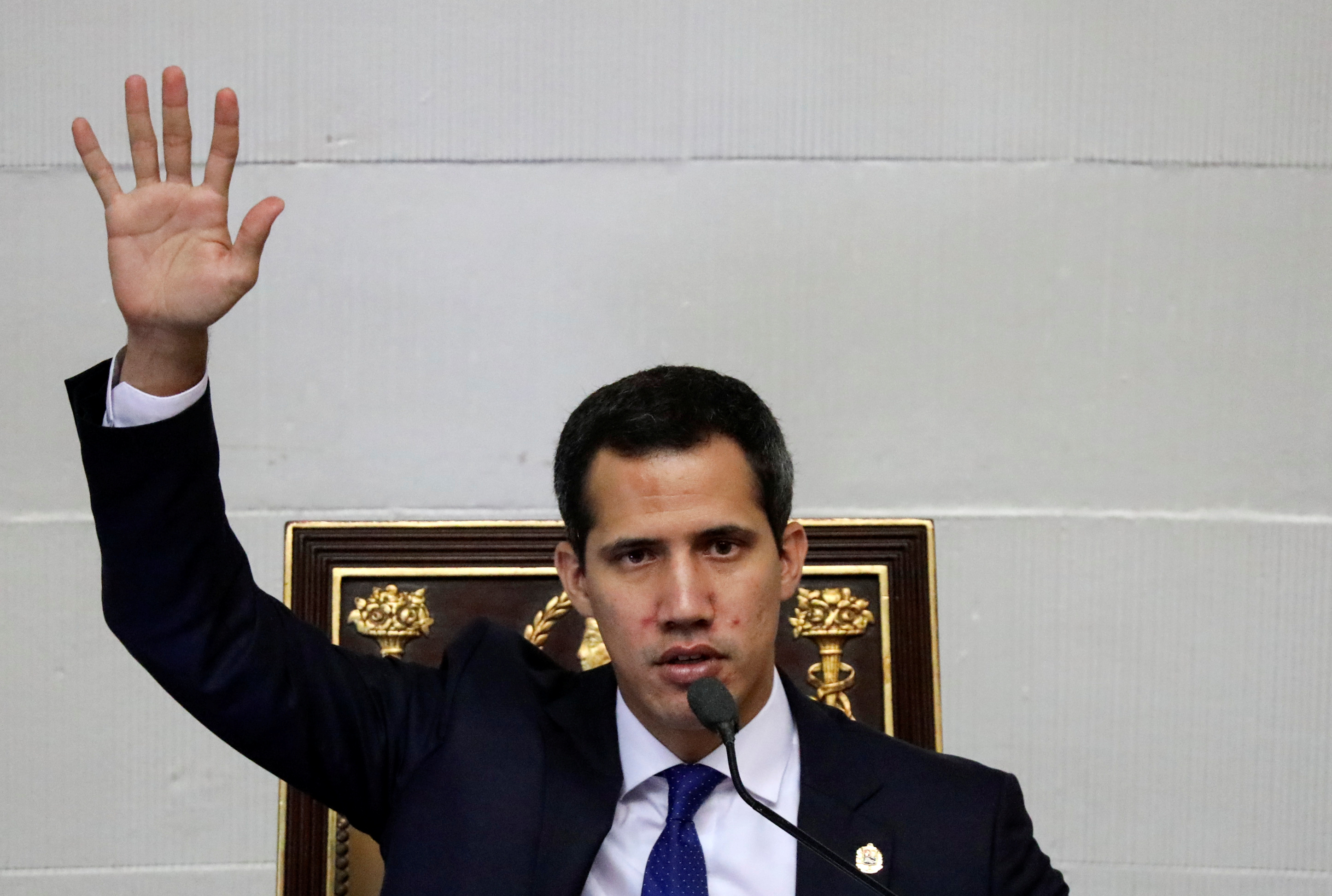 Diputado Carlos Lozano manifiesta respaldo a Guaidó como presidente de la AN hasta que cese la usurpación