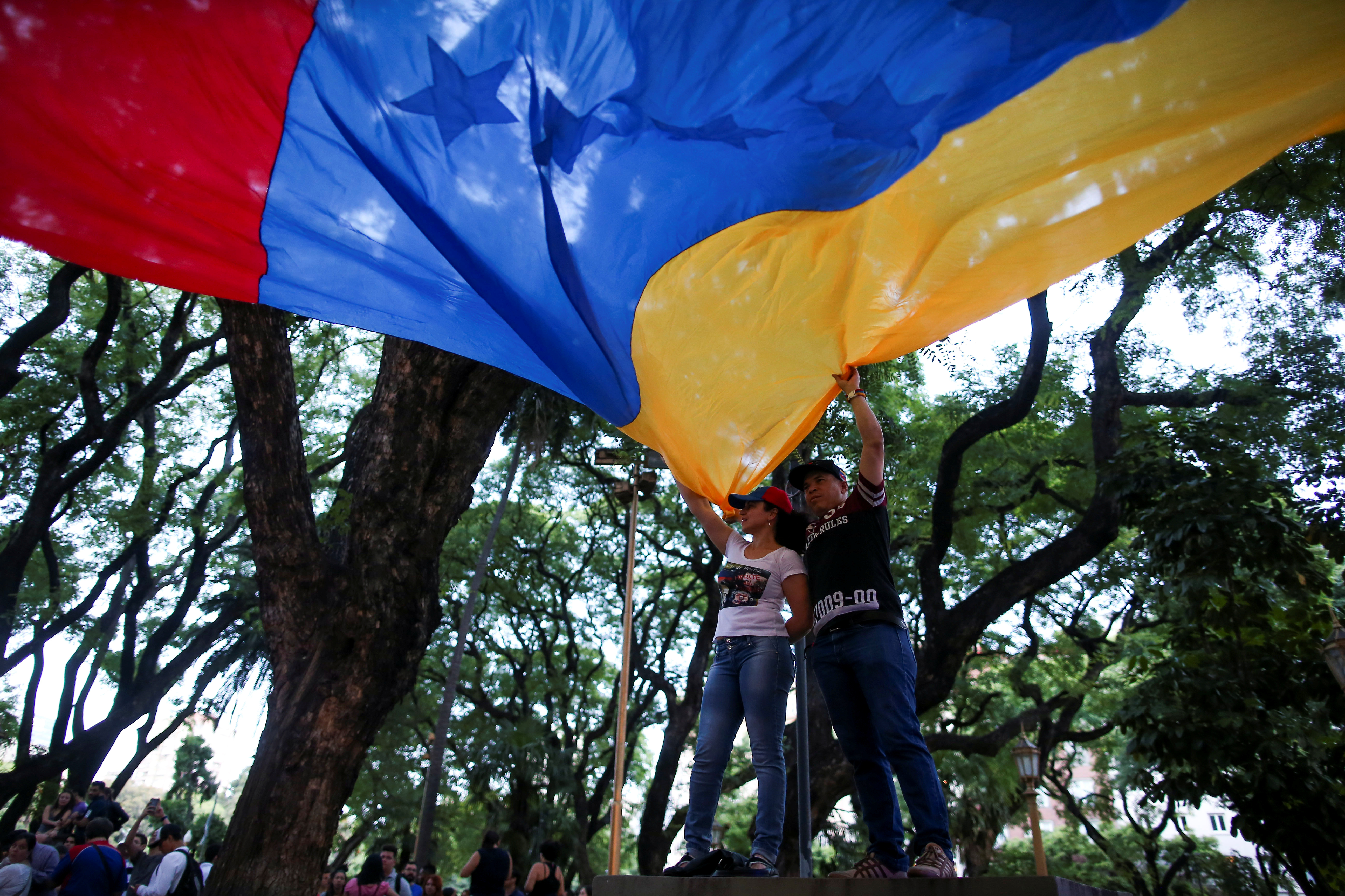 Argentina recolecta testimonios de inmigrantes venezolanos sobre violaciones DDHH en Venezuela