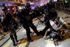 Nueva manifestación en Hong Kong deja al menos 49 detenidos y 16 heridos