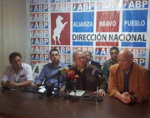 Edwin Luzardo: Oslo y Barbados solo sirven para prolongar crisis en Venezuela