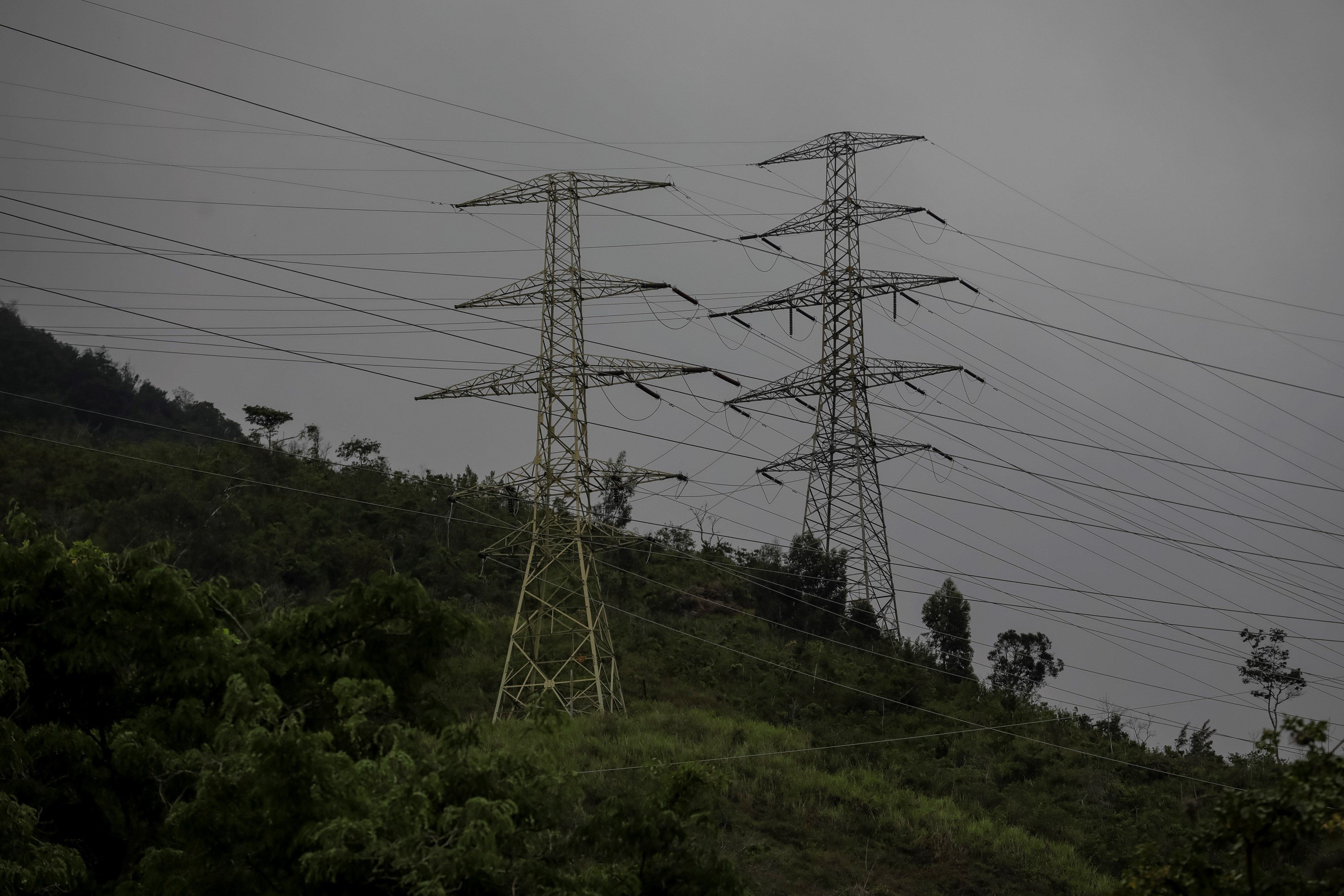 Reportaron múltiples fallas eléctricas en Caracas tras fuerte lluvia este #10Jun