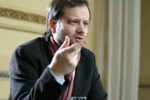 Axel Kaiser: “En política llega cualquier payaso y dice barbaridades”