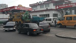 Régimen cubano atribuye la falta de gasolina al aumento de vehículos en circulación