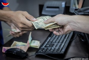 A la par de El-Que-No-Debe-Ser-Nombrado… Cotización del dólar oficial cerró la semana en 20.430,11 bolívares