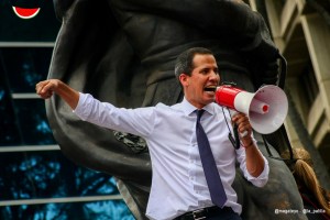 Guaidó convoca una gran sesión de calle seis meses después de asumir la Presidencia (E)