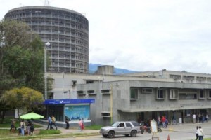 Mujer disfrazada de enfermera robó un recién nacido en el Hospital Universitario de la ULA