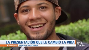 Venezolano que se ganaba la vida cantando en las calles de Bogotá fue descubierto por los integrantes de Camila (VIDEO)