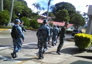 Militares chinos se pasean por Fuerte Tiuna #14Jul (fotos)