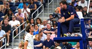 Medvedev, “villano” del US Open tras hacerle gestos obscenos a un recogepelotas (VIDEO)