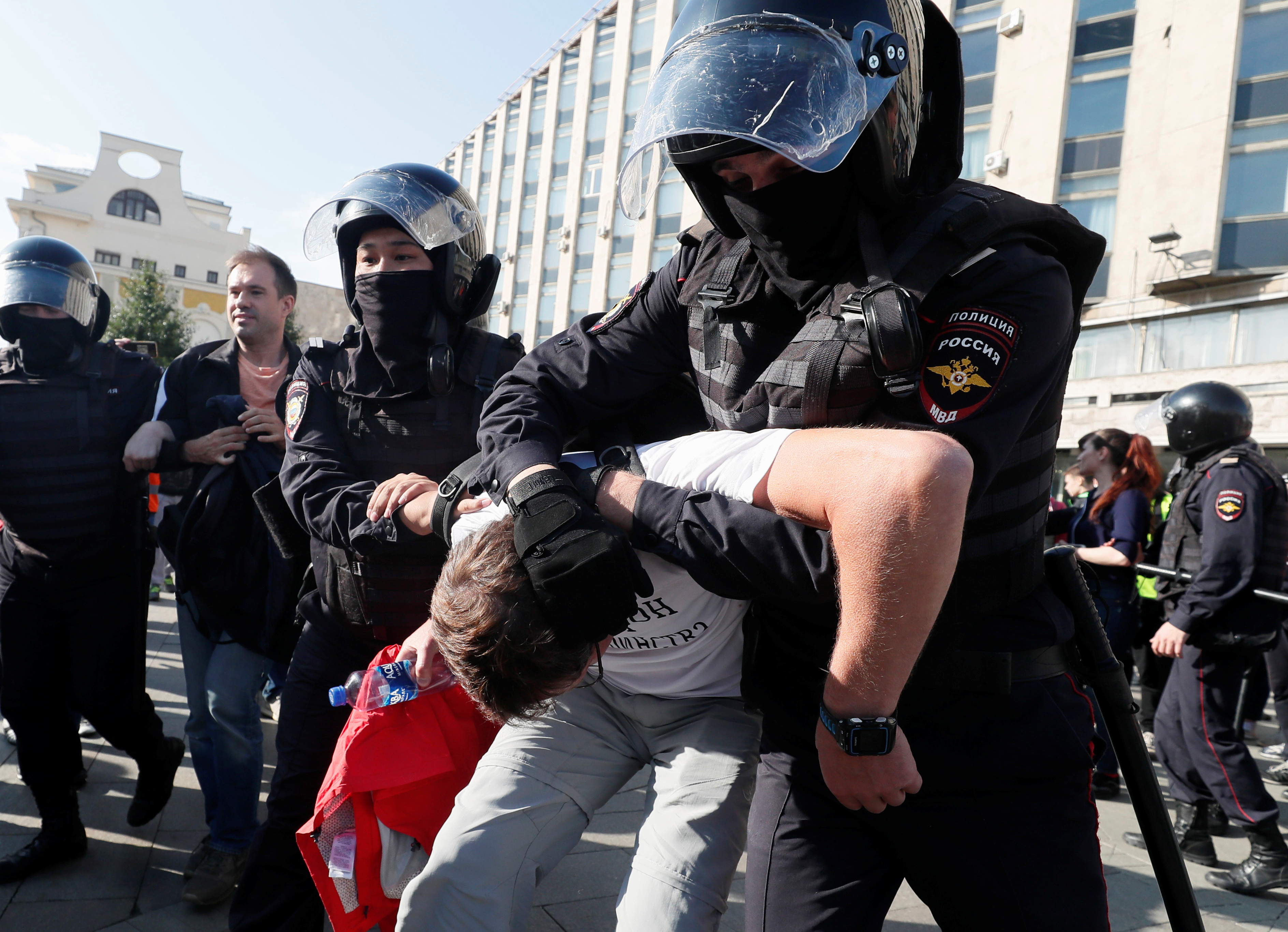 Se eleva a 300 el número de detenidos por el régimen de Putin durante protestas opositoras en Rusia