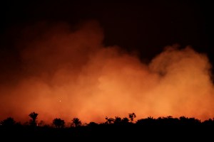 Científicos desestiman explicación del gobierno brasilero sobre “principal causa” de los fuegos amazónicos