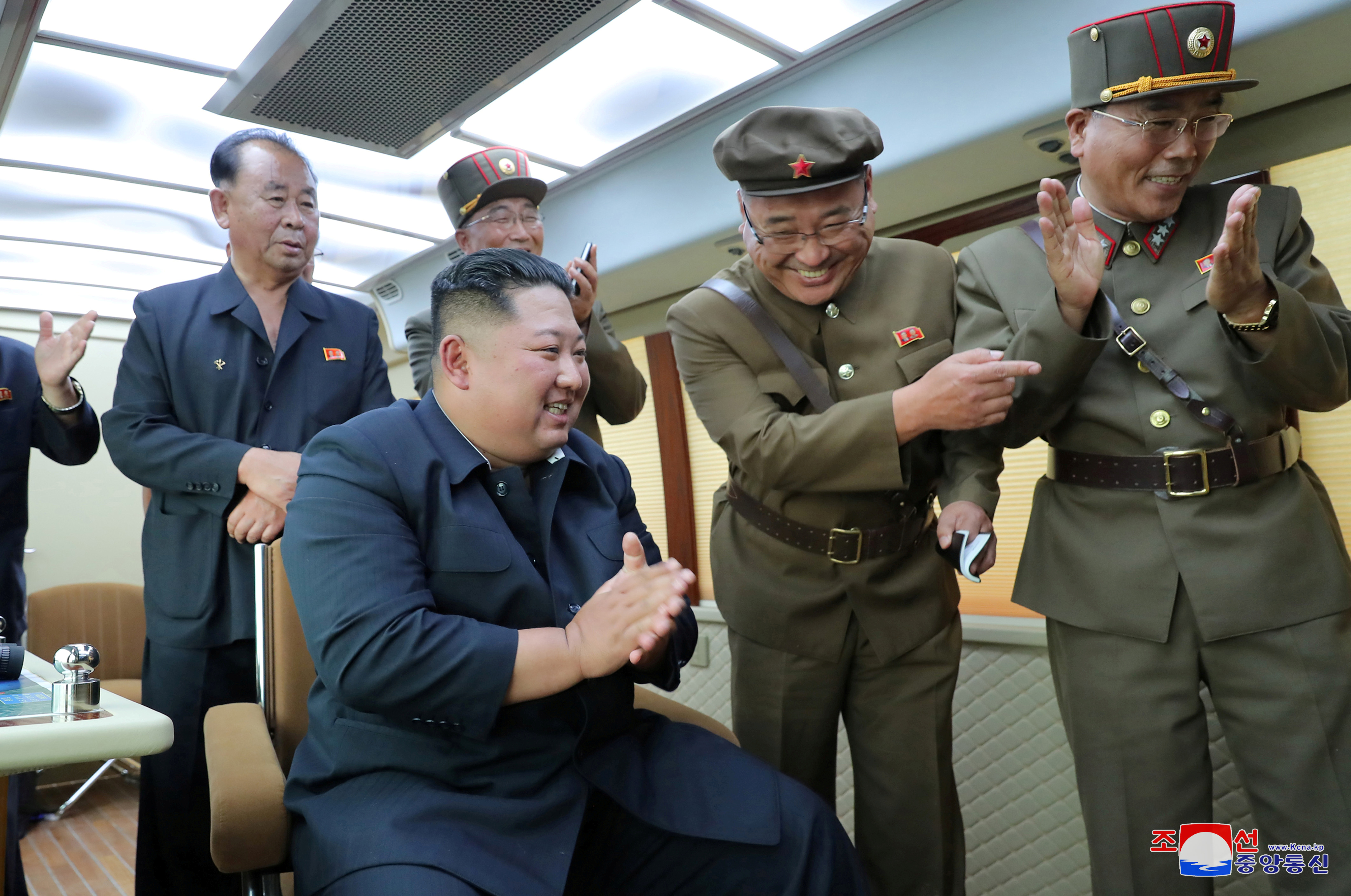 Corea del Norte dispara dos proyectiles no identificados, su primer ensayo en un mes