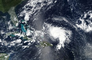 Florida en vilo por el paso del potente huracán Dorian